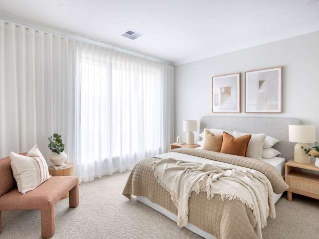 Facade ID: LIBERTY OLD RENELLA DISPLAY FAIRMONT HOMES 006 WEB