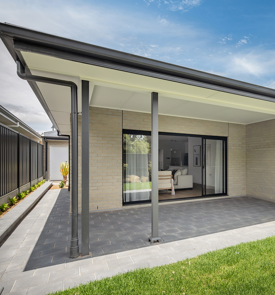 Alfresco corner and eaves